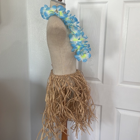 3 pc Hawaiian luau grass hula skirt costume Floral blue lei & cup girls one size - Picture 3 of 5